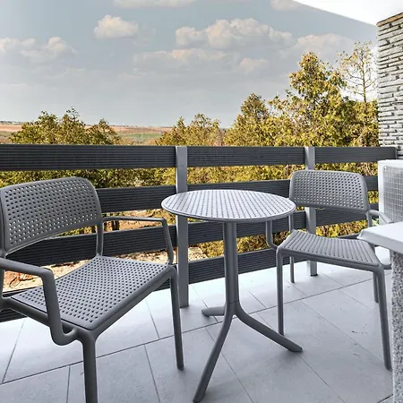 Apartament Oliver 1 *