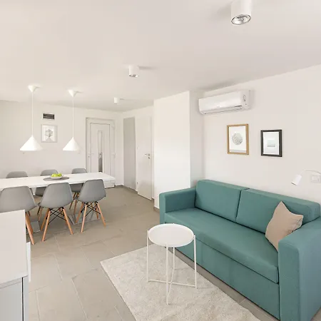 Oliver 1 Apartment