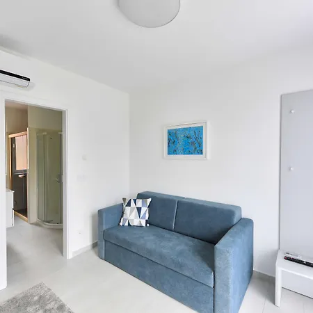 Apartman Oliver 1 *